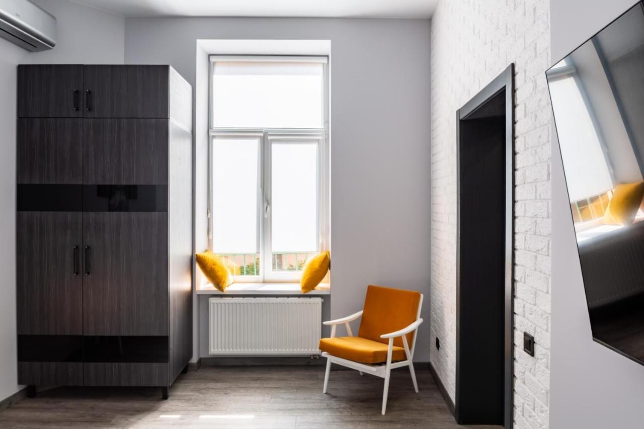 Stylish Apartment In The Center Lviv Exterior foto