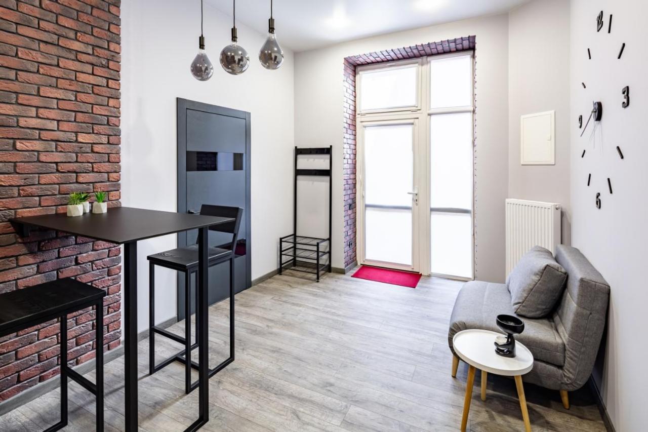 Stylish Apartment In The Center Lviv Exterior foto