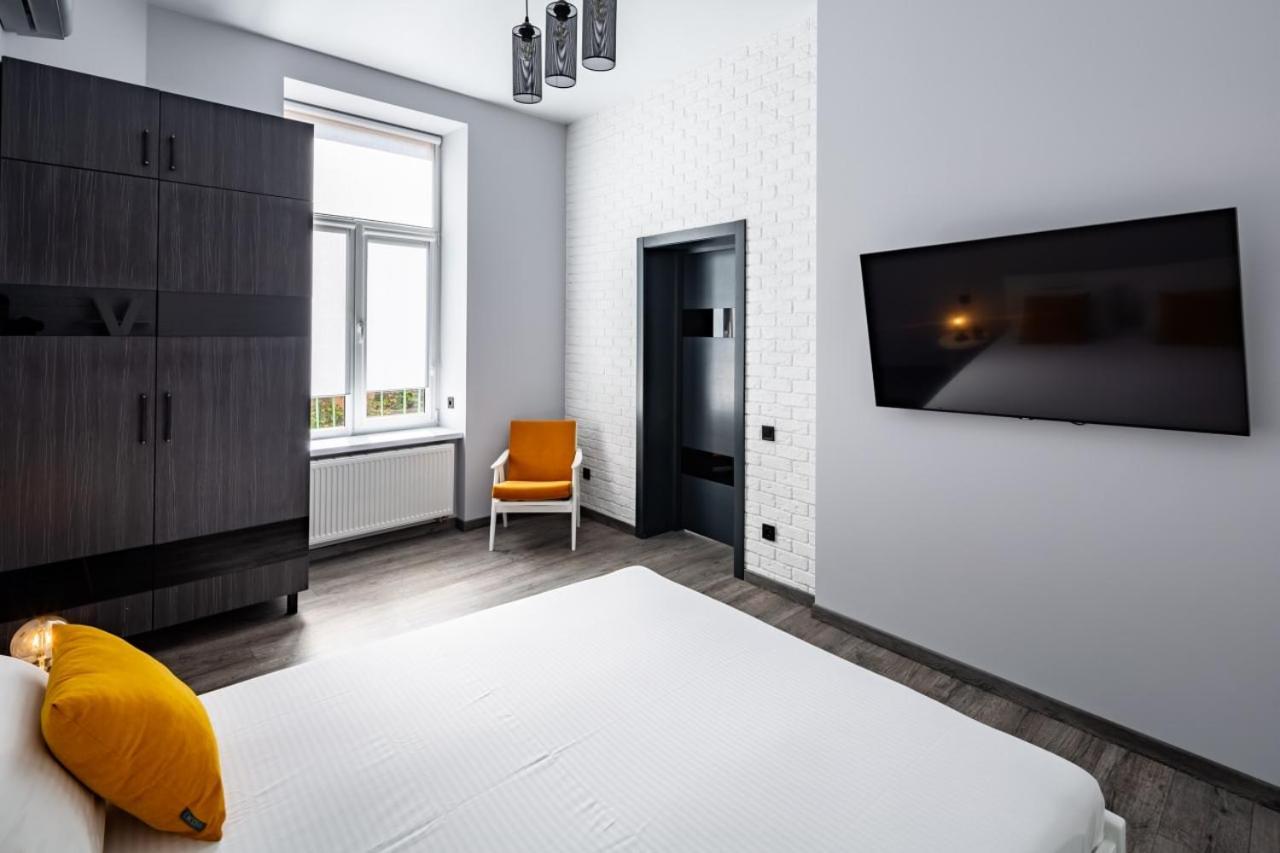 Stylish Apartment In The Center Lviv Exterior foto
